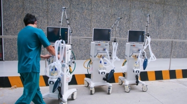 Doanh nghiệp tặng máy thở cho bệnh viện giữa lúc TP.HCM căng sức chống dịch