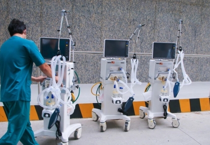 Doanh nghiệp tặng máy thở cho bệnh viện giữa lúc TP.HCM căng sức chống dịch